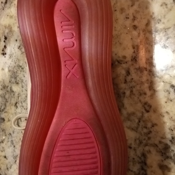 Nike - Picture 3 of 3